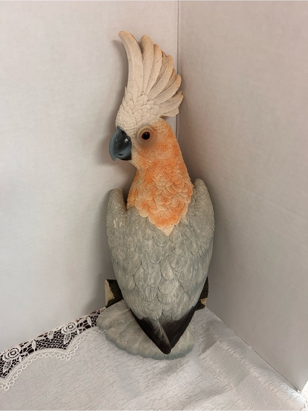 Hand-Painted Grey and Peach Cockatoo Bird Figurine - Decorative Pet Décor